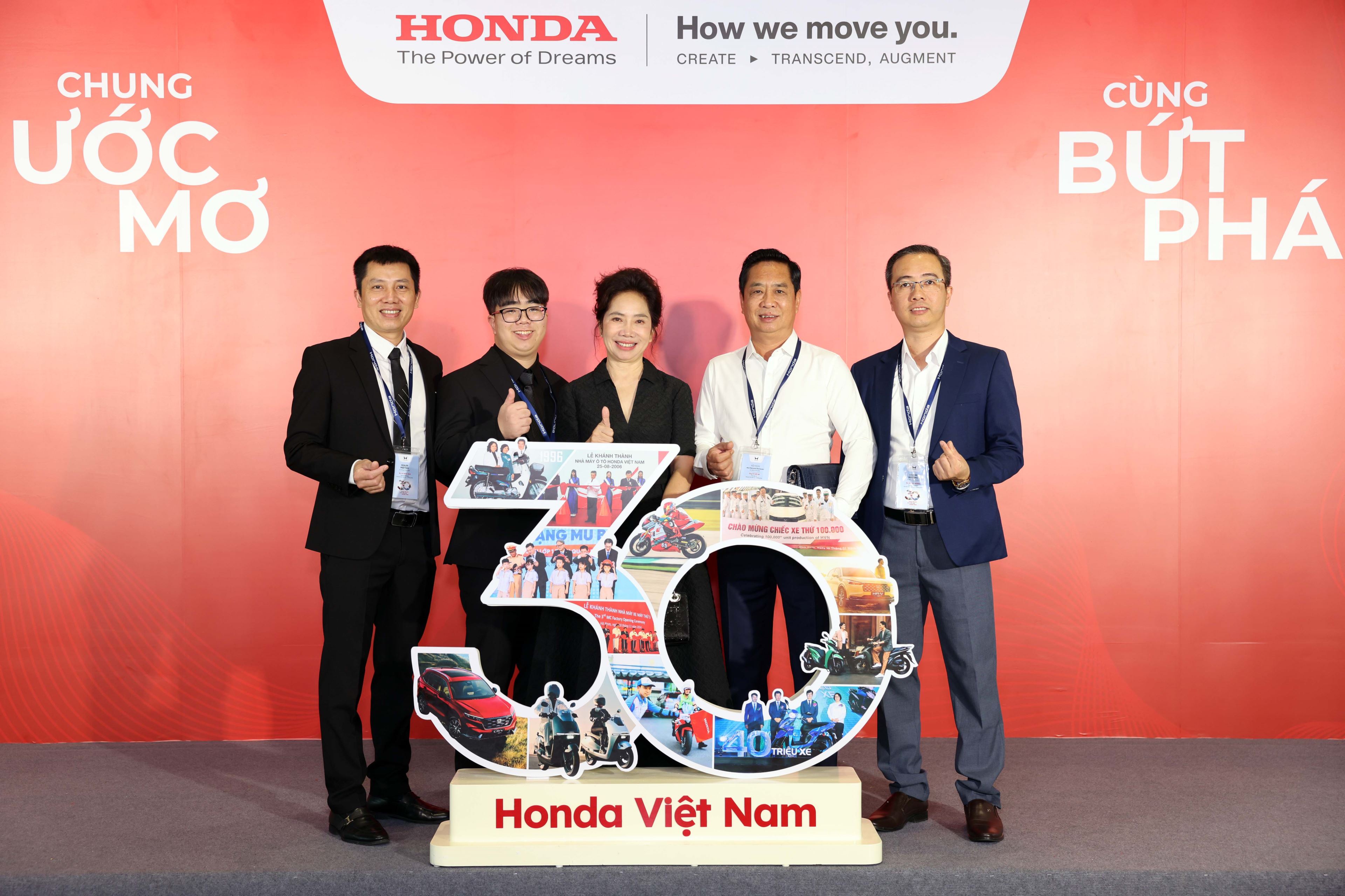 HÀNH TRÌNH KIẾN TẠO NIỀM TIN